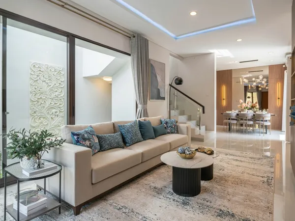 Reina Sofia Residence - Forest Green Living Room